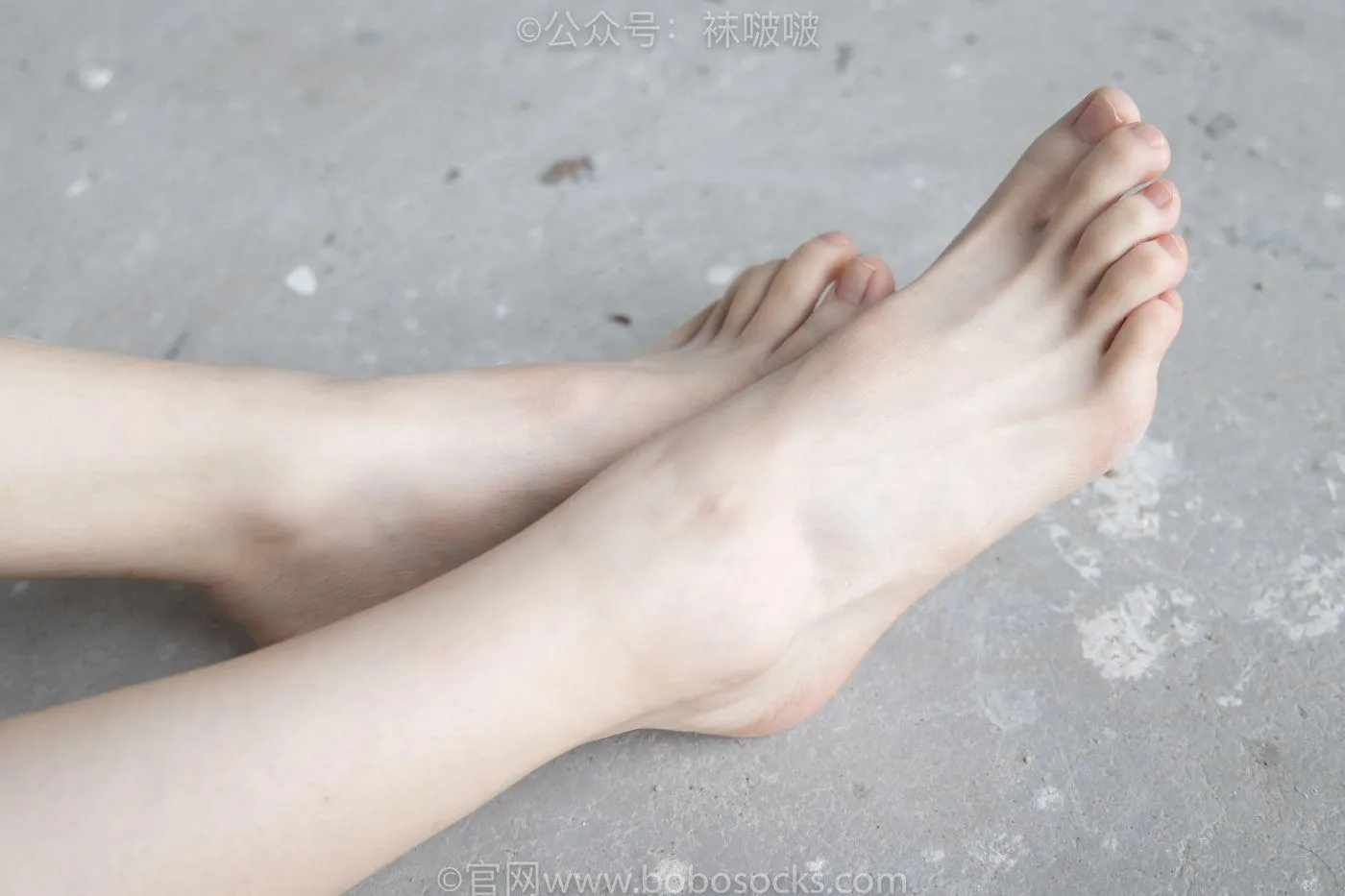 [BoBoSocks袜啵啵]NO.025 熊熊-安踏运动鞋、白色棉袜（踩脏）、裸足 [146P]插图7